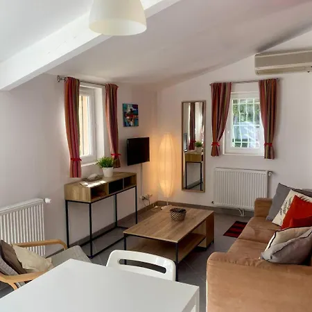 Vakantiehuis Calme Et Chaleureux Dans *